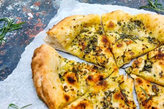 Garlic Bread with Cheese Pizza (V)